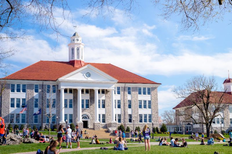 The Real Cost of Attending University in the United States: A Comprehensive Guide